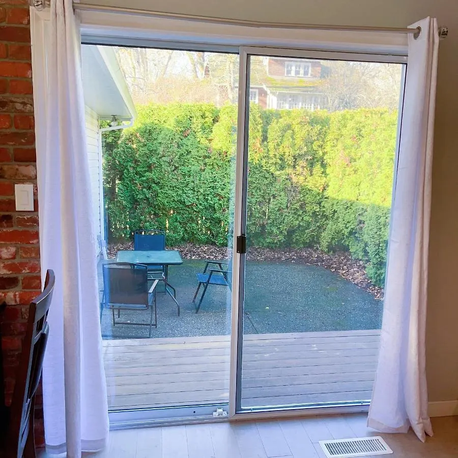 Quiet Three Bedrooms House Victoria Villa