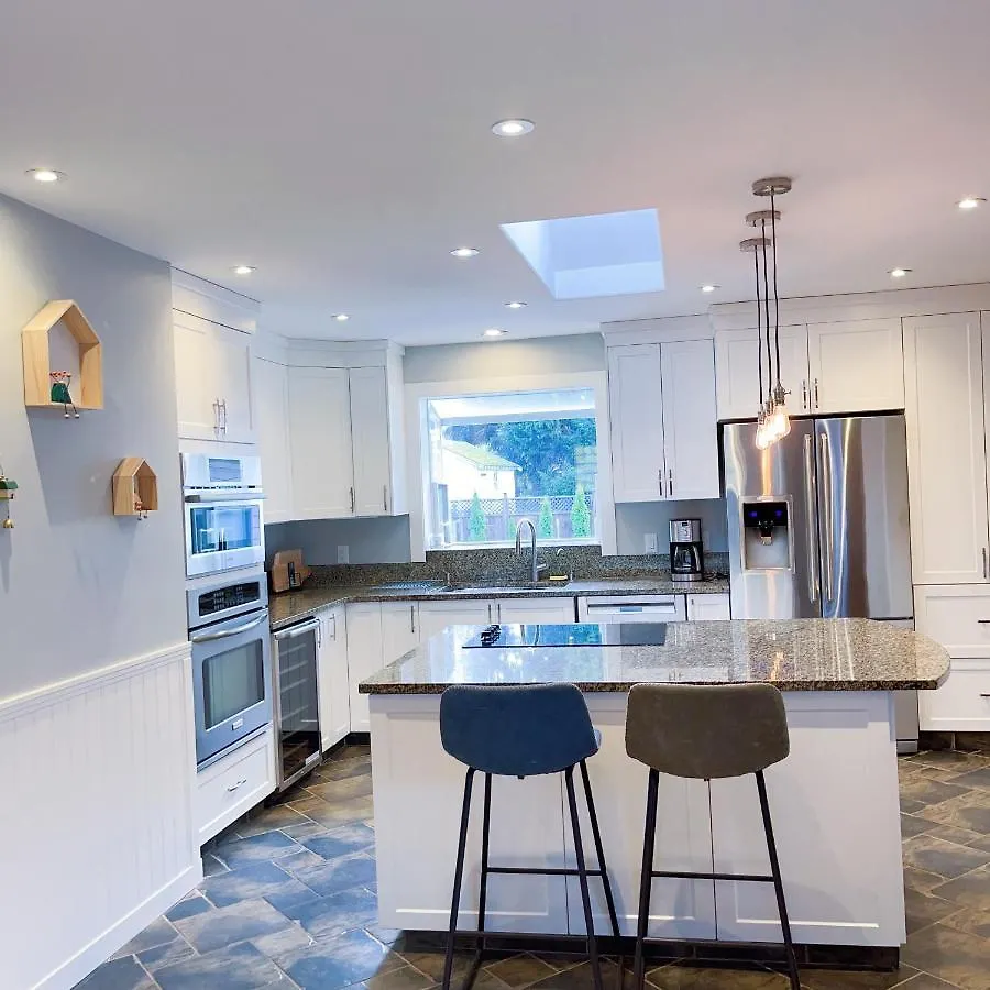Quiet Three Bedrooms House Victoria