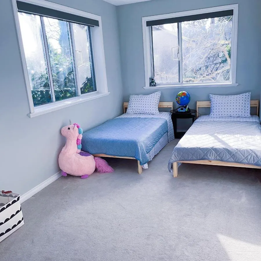 Quiet Three Bedrooms House Victoria