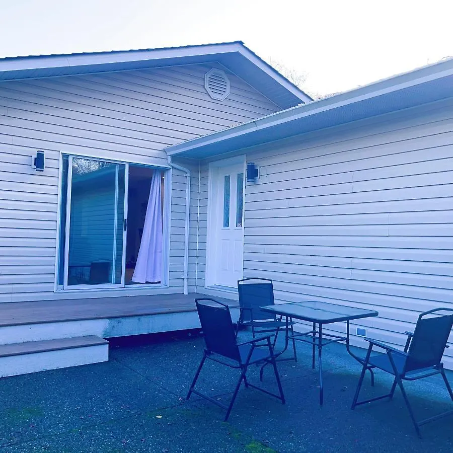Quiet Three Bedrooms House Victoria Villa